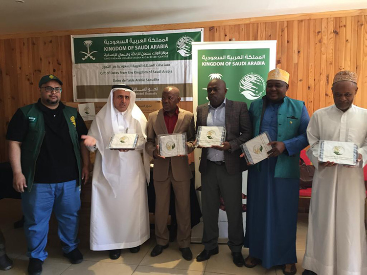 image Coopération entre Riyad et Moroni /  Les Comores reçoivent un don saoudien de 50 tonnes de datte
